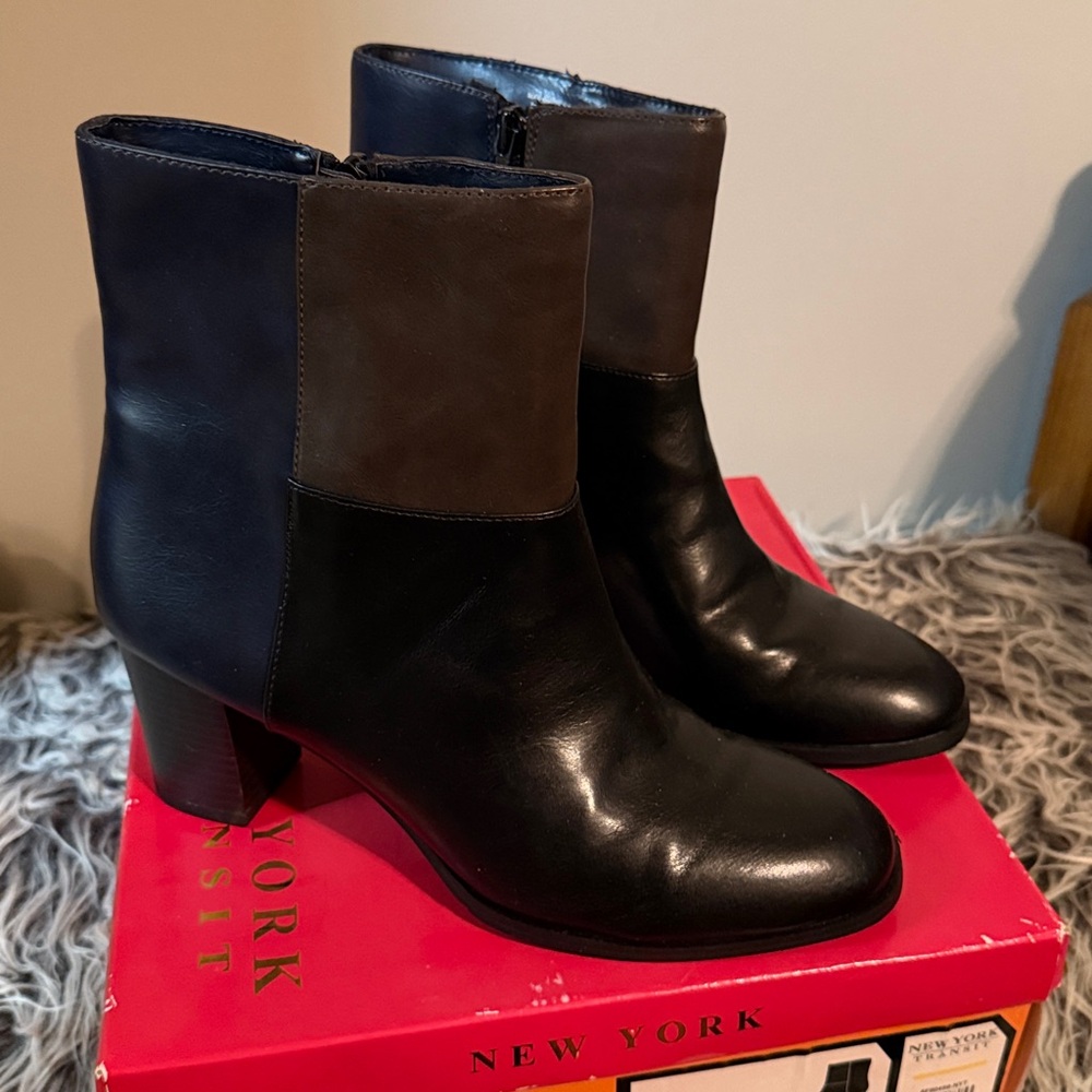Boots - Picture 3 of 6
